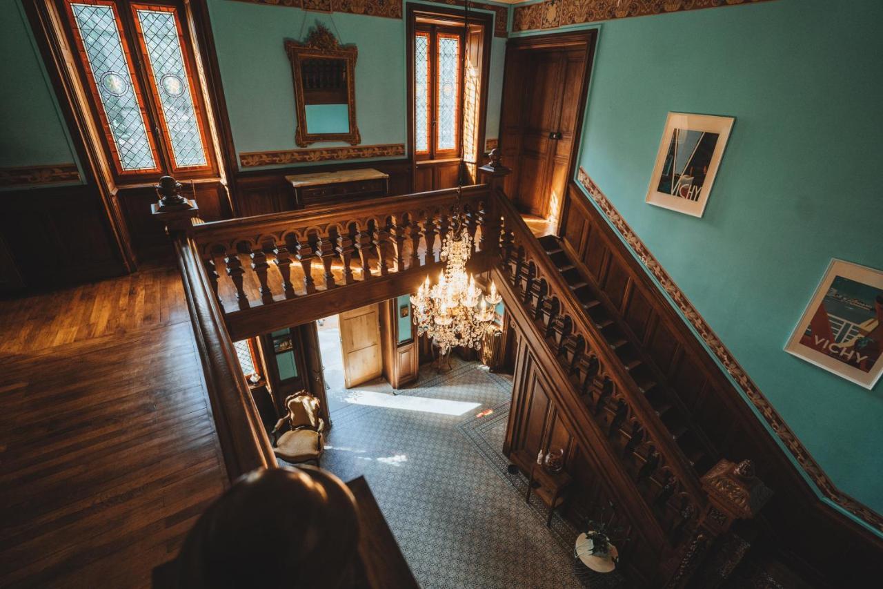 Chateau Du Guerinet Saint-Priest-Bramefant Стая снимка
