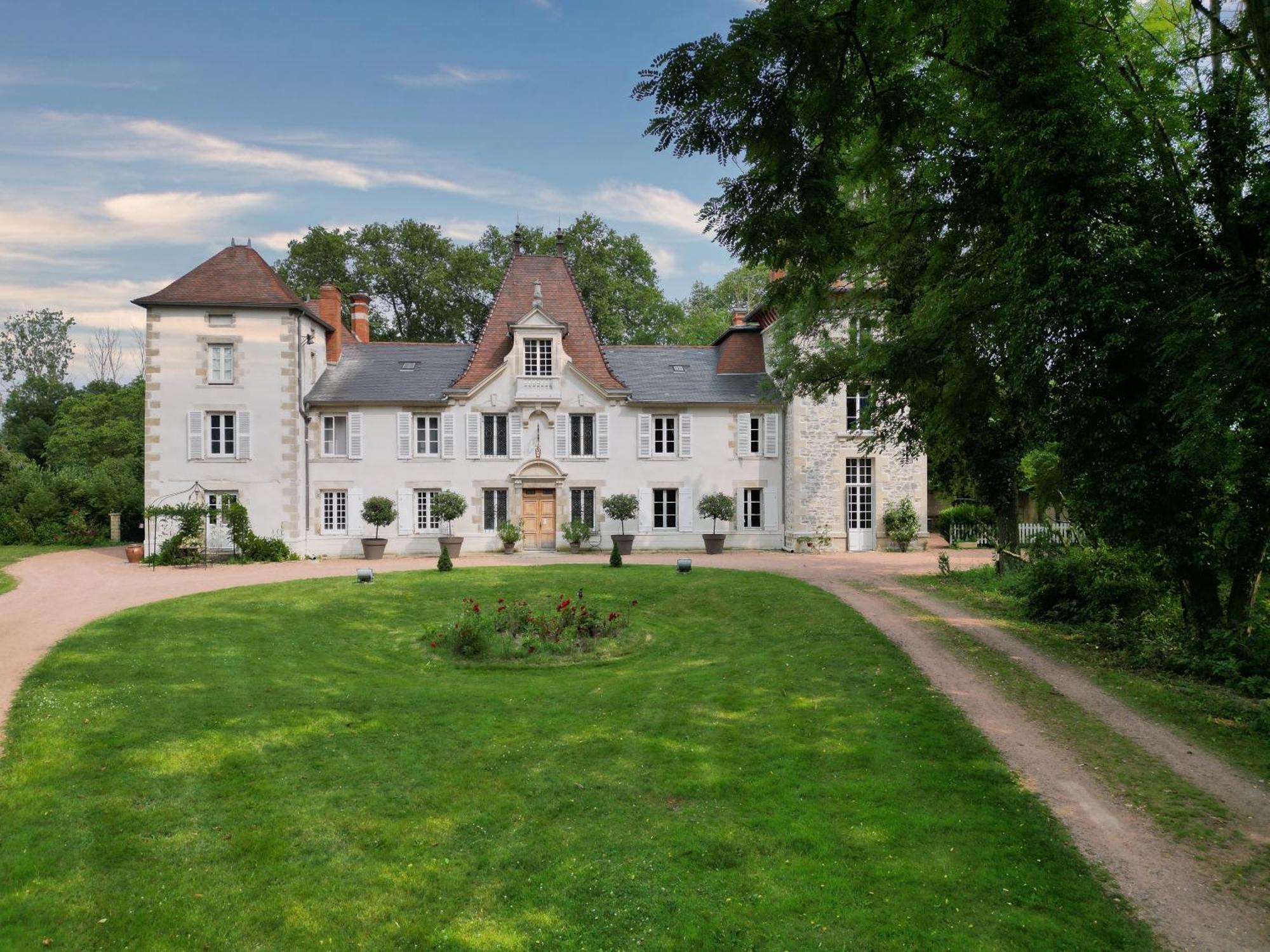 Chateau Du Guerinet Saint-Priest-Bramefant Екстериор снимка